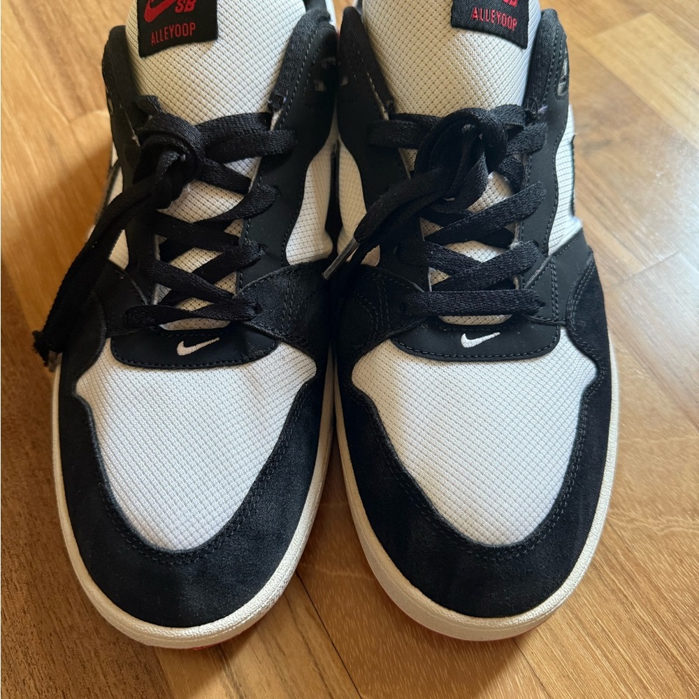 Nike Black and White Sneakers